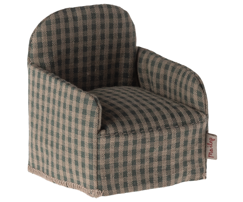 Chair, Mouse | Green checker