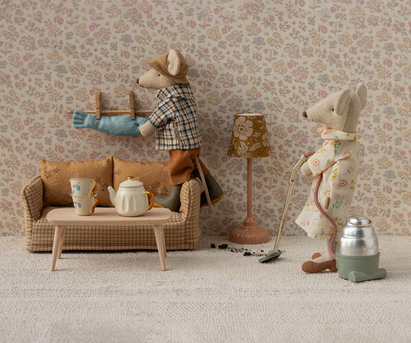 Couch, Mouse | Mable