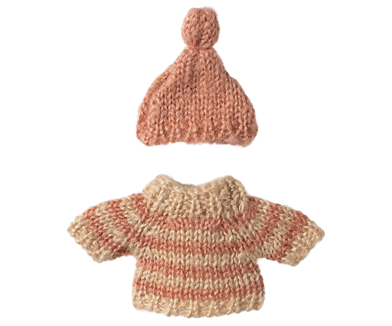 Knitted sweater and hat | Big sister mouse