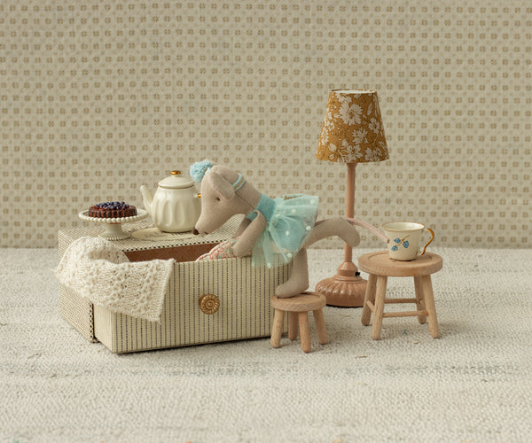 Dance mouse in daybed | Little sister